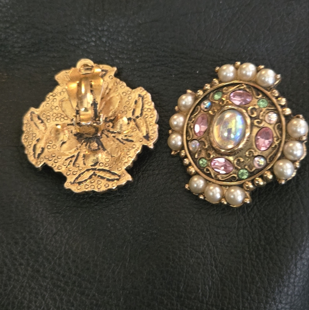 Macy's Elegant Gold and Pink Pearl Clip On Earrings - Picture 5 of 5